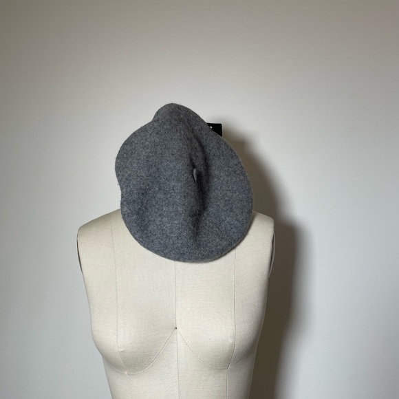 NWT Grey beret - Picture 2 of 4